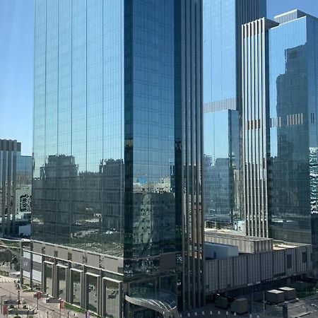 Квартира С Видом На Abu Dhabi Plaza Αστάνα Εξωτερικό φωτογραφία